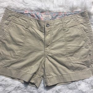 🌼EUC🌼 Levi’s Khaki Shorts